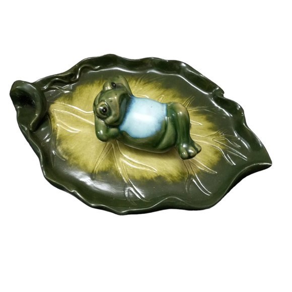Unbranded Other - Ceramic Lily Pad and Green Frog Figurine